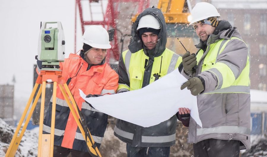 Winter Construction Site Cleaning Guide: Ensuring a Safe and Productive Workspace 1 winter construction site cleaning